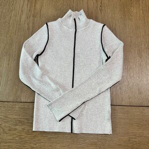 Tahari Ribbed Mock Neck Sweater Size Medium Light Gray